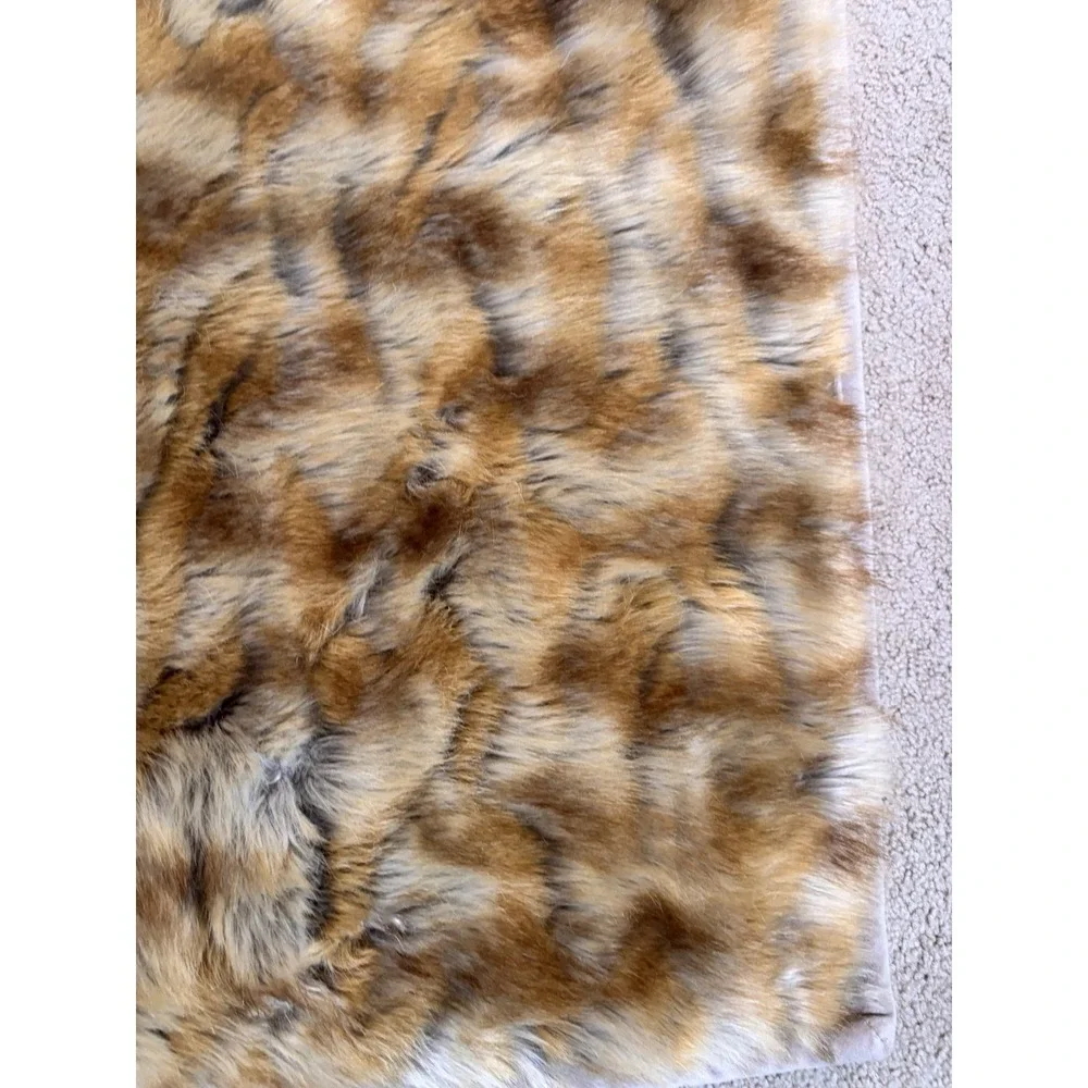 Williams Sonoma Home Faux Fur Throw Luxury RED FOX 50 x 65 Heavy
